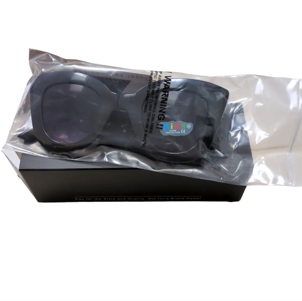 Girl's Cat Eye Sunglasses, NEW in package, oversized retro 50s kids glasses UV